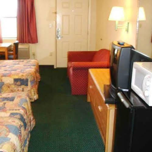 Econo Lodge Forest City Exteriér fotografie